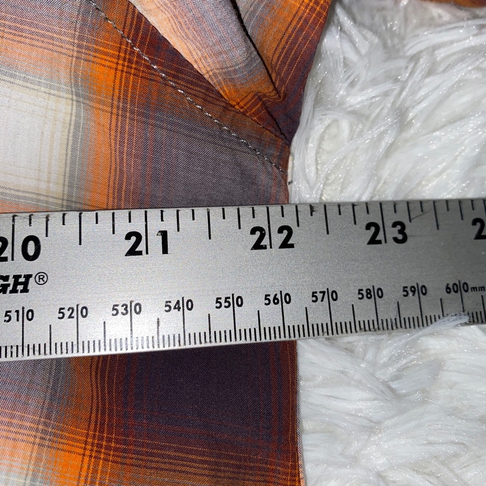 Tommy Bahama Lightweight 100% Cotton long sleeve button down in rich col… - Picture 6 of 7